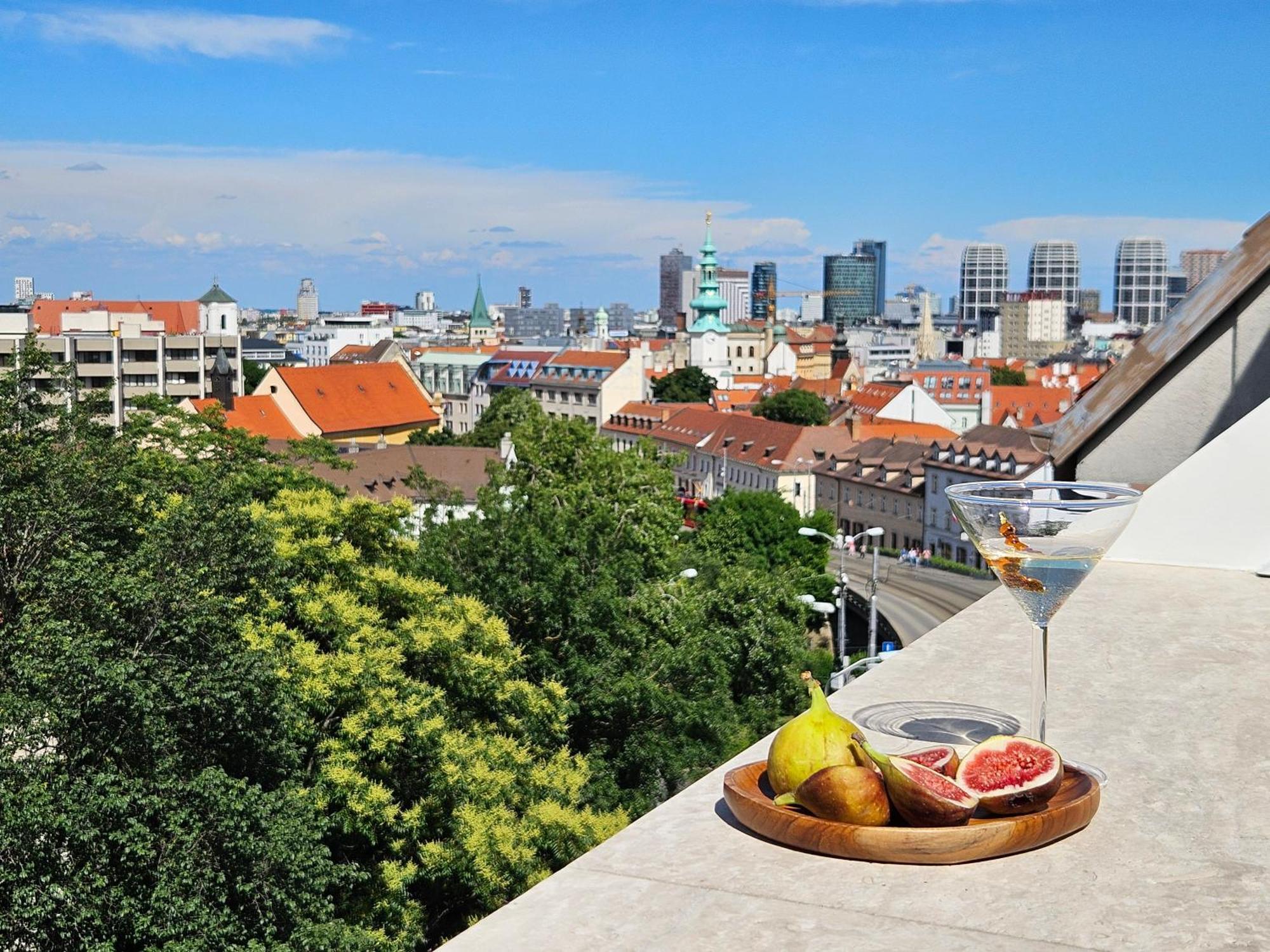 New Design Top-Class Suite Next To The Castle-Free Parking-Terrace Bratislava Exteriör bild